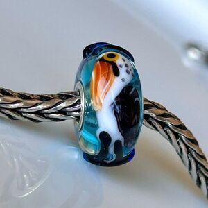 TROLLBEADS Rare Bird Unique Black White & Orange on Blue LAA 925S NEW, Textured